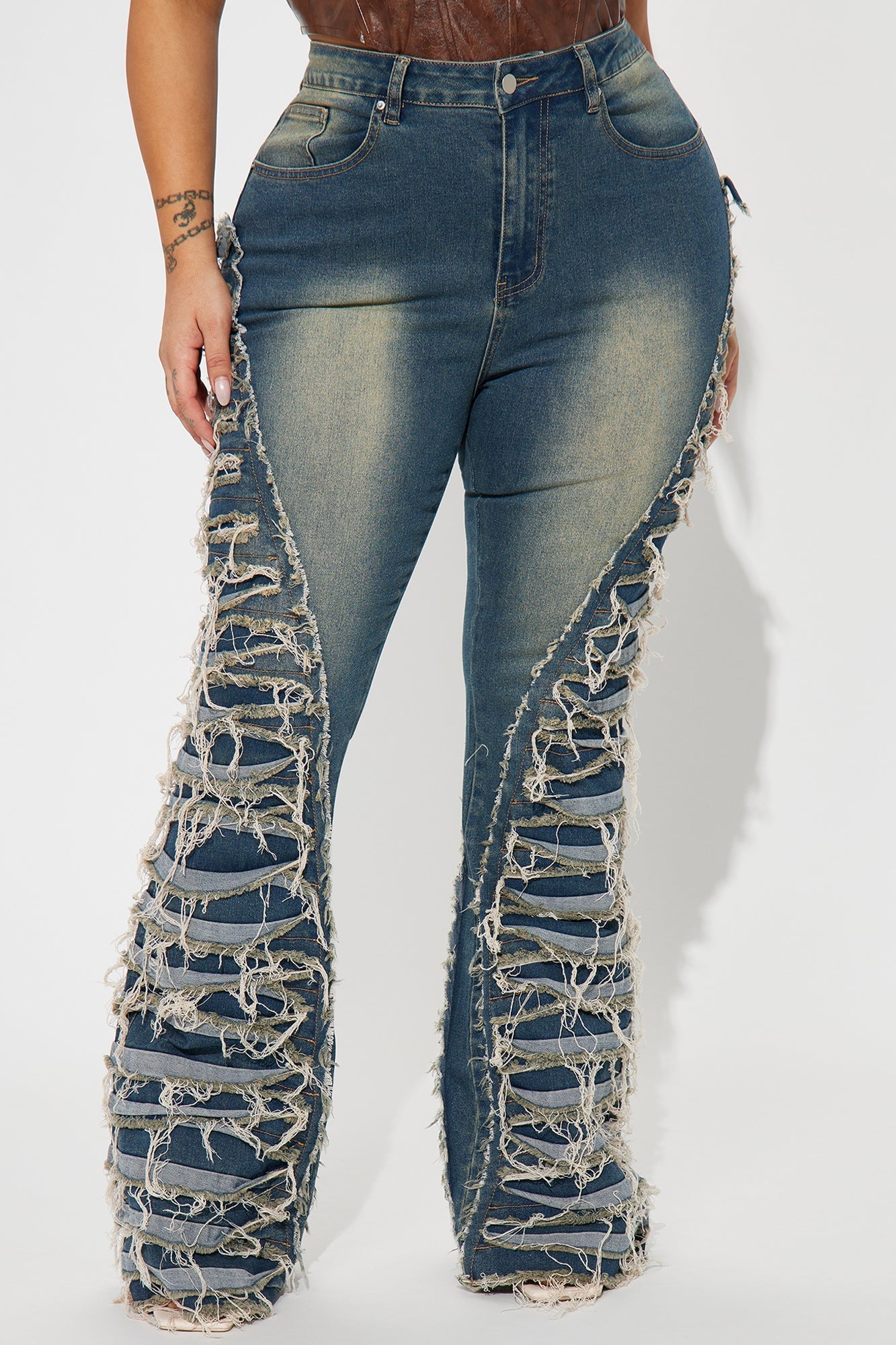 Feeling Brand New Tinted Flare Jeans - Medium Wash