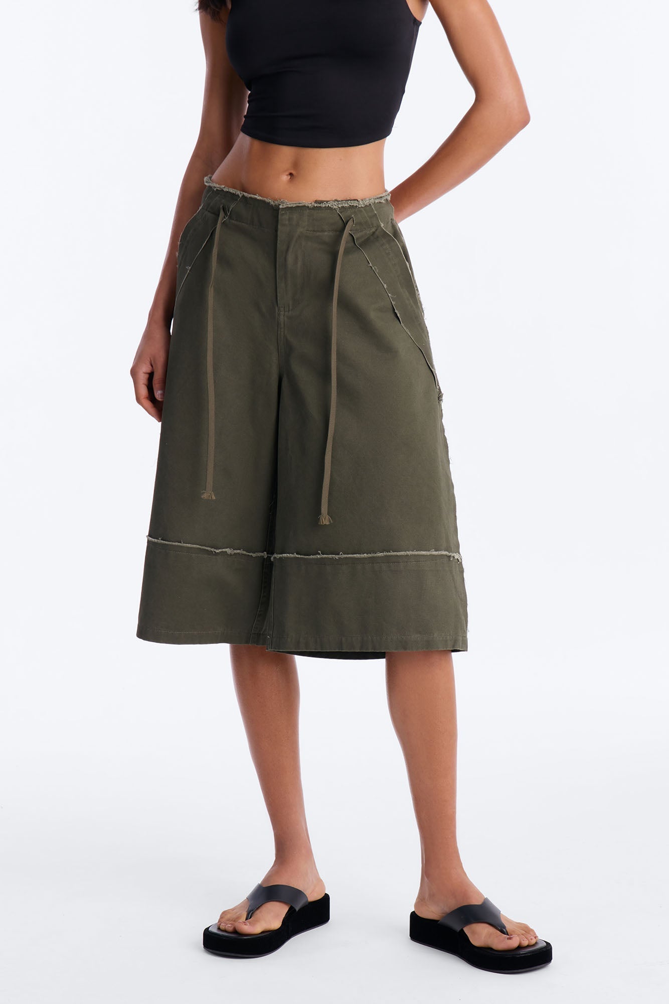 Frankie Distressed Low Rise Bermuda Short - Olive